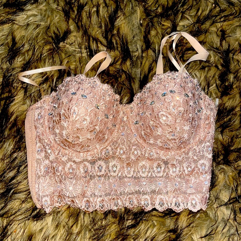 Crystal and cream crop top😍